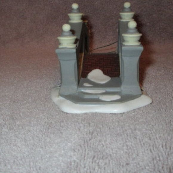 NIB Department 56 LIONHEAD BRIDGE Heritage Village Collection PORCELAIN #5864-5 - Picture 5 of 12